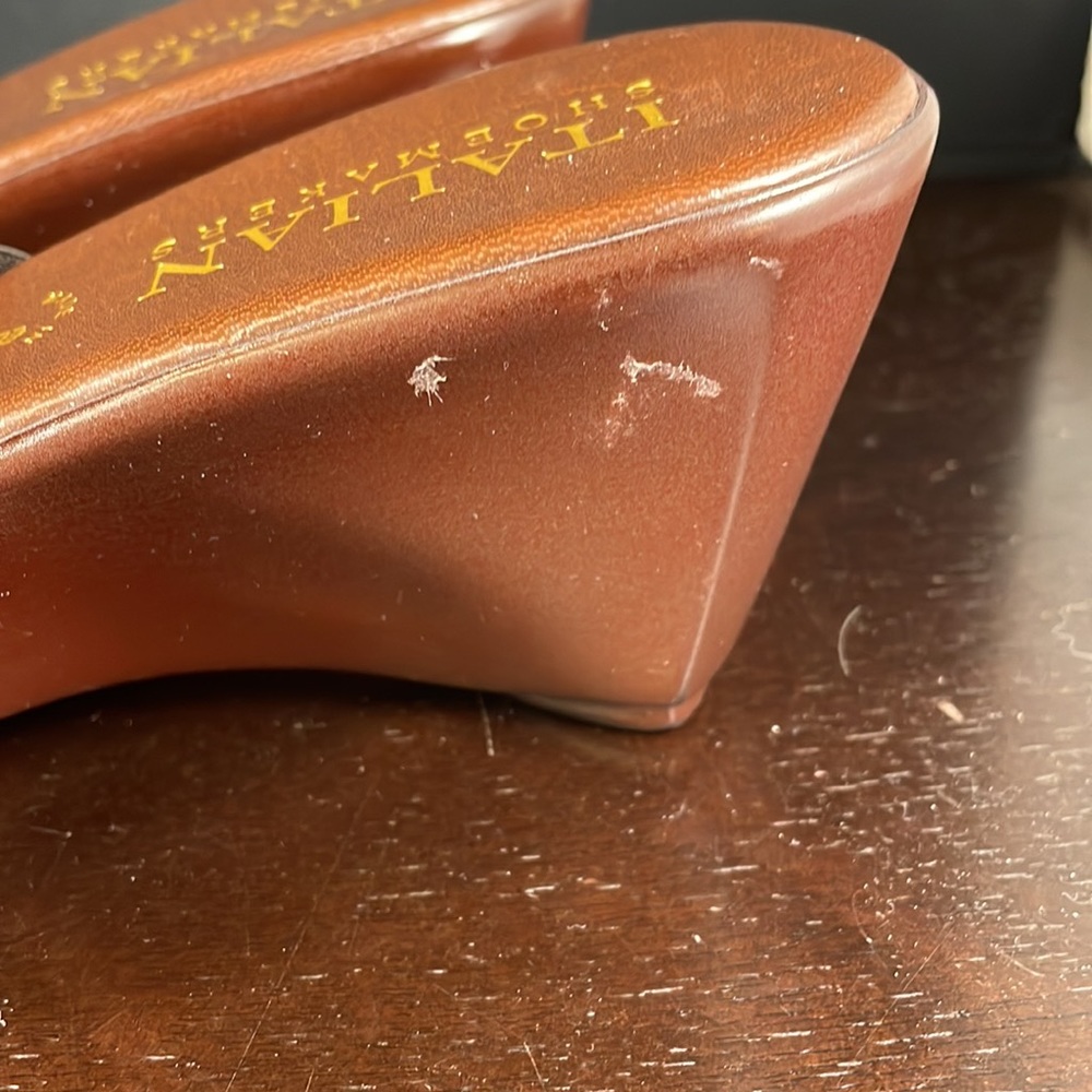 Italian Shoemakers wedge sandals in brown and black - Picture 6 of 6